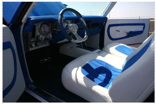RD7412: 1967 Chevrolet Camaro Door Panels with Design Inserts and Armrests